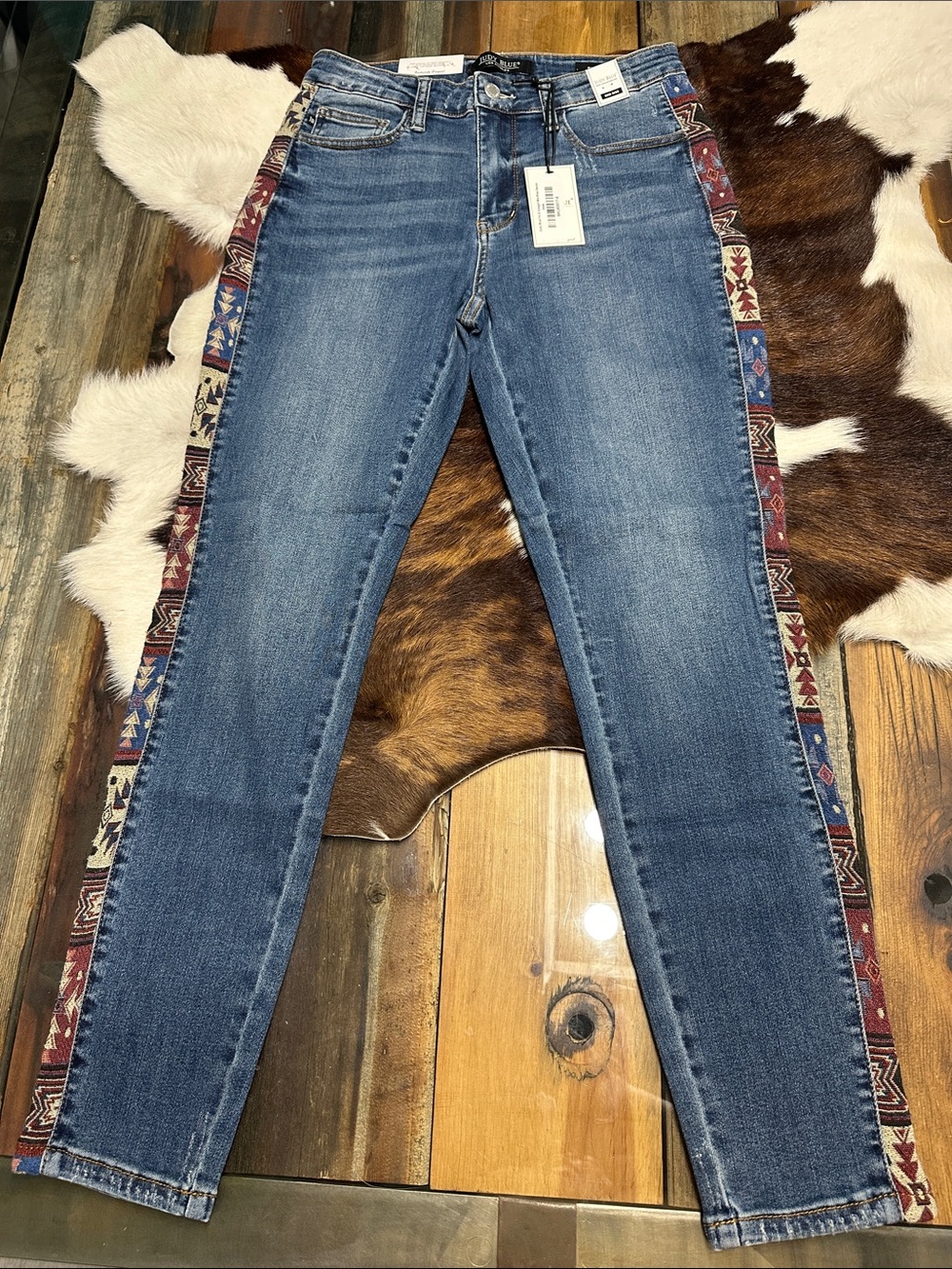 NWT Judy Blue Blue Mid-Rise relaxed mid rise Jeans with Aztec Trim